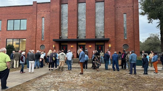 Colleton County erupts as residents clash with developers over controversial data center