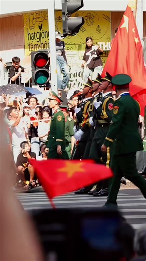 "Vốn dĩ bạc bẽo với nhân gian, chỉ nặng lòng với núi sông." #pla #quan... | astro a50