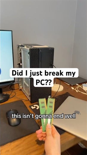 Removing RAM from running PC… #pc #techfacts #techtok