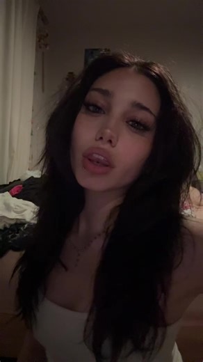 girl next door (@avasavyne)’s video of emma and lil peep