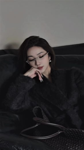 She reads in silence. Her DR H IntelliView Glasses shimmer with the Swarovski crystals, and her world expands one page at a time. Even in the quiet, wisdom finds a way to catch your eye. #DRH #IntelliShade #Smartglasses #Wearabletech #SmartLiving #Techtok #glassesgirl #linkinbio