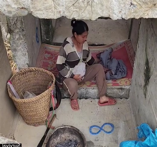 After got abandoned by her ex husband, the pregnant mother decided to find a new place to stay | Primitive wilds Life