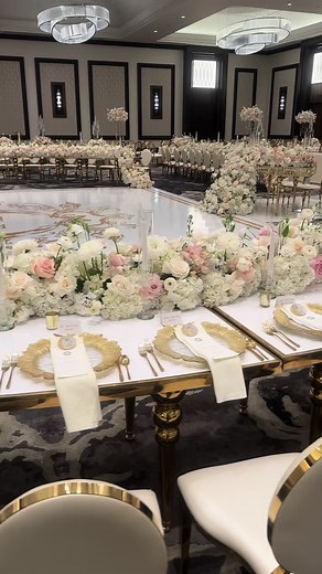 Romance takes center stage at this Royal Wedding Reception, adorned in a palette of white and gold with delicate accents of light pink florals. 💕✨ #luxurywedding #weddingreception #weddingdecor #weddingideas #weddinginspiration