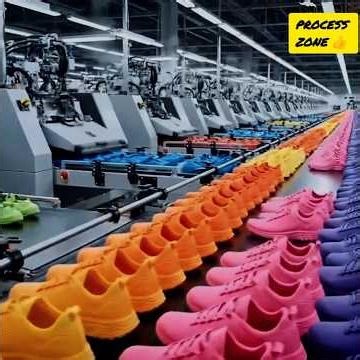 How Plastic Shoes Are Mass-Produced in Factories 😱👟