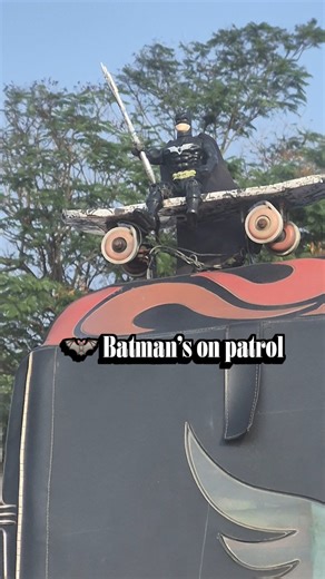 🦇 Batman’s on patrol… but make it skate edition! 🛹✨ Watch him ride into action on Auto mode!