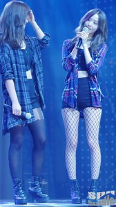 Girls' Generation Fancam-4K Yuri Yoona Interview Tencent Live