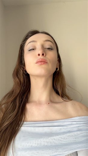 My Adam’s apple SHAVE transition 😳😳 | Mathildahogbergs