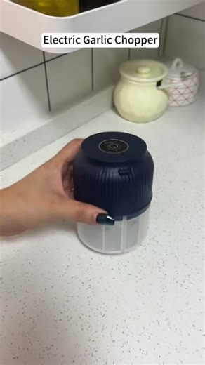 ⚡️龍Tired of crying over onion chopping? Let this mini chopper do the...