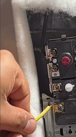 Cómo cambiar los termostatos y elementos de un boiler eléctrico 220 volts