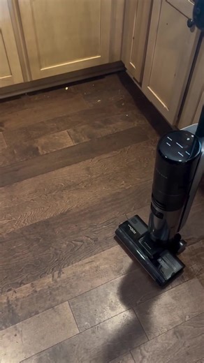 Effortless Cleaning: Vacuum and Steam Your Floors Simultaneously