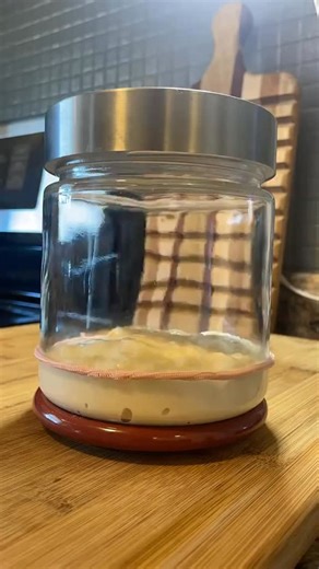 The float test isn’t wrong. It’s just incomplete. Bubbles help—but timing matters more.” Caption (honest practical): The float test can lie to you. Yes, floating means gas. But gas ≠ strength. A starter can float and still be under-fermented or past peak. What I actually trust: • Rise and fall pattern • Peak timing after feeding • Texture (light, webby, domed) • Smell (clean, mildly sweet—not sharp) The float test is a party trick. Your eyes are the real test. Save this before you bake a flat lo