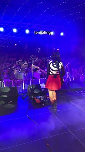 Candy Apple dancey dance 🍎 What songs should we play on tour?! 👀 | Teenage Joans