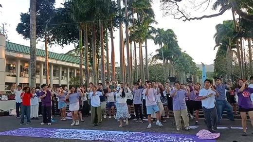 PANOORIN: Naglunsad ng Purple Day of Action ang Gabriela Youth – UPLB at iba pang mga estudyante sa Oblation Park noong Pebrero 27 bilang panimula sa paggunita ng Pandaigdigang Buwan ng Kababaihan at panawagan laban sa karahasang nakabatay sa kasarian at lumalalang krisis sa ekonomiya. Ito ay bilang bahagi ng pag-alala sa nalalapit na ikalimang anibersaryo ng Bloody Sunday Massacre, kalakip ang panawagan para sa hustisya at pagbasura sa 12% VAT. Matapos ang programa at sama-samang pagsayaw ng On