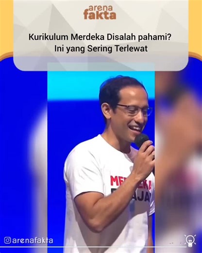 ARENA FAKTA 🇮🇩 on Instagram: "Kurikulum Merdeka yang diinisiasi di era Mendikbudristek Nadiem Makarim kerap disebut “terlalu bebas”. Sebagian menilai membingungkan, sebagian lain melihatnya sebagai terobosan dan lompatan besar. Yang jarang dibahas: kurikulum ini bukan menghilangkan standar, tapi menggeser fokus. Dari sekadar menuntaskan materi → ke memastikan murid benar-benar belajar. Standar tetap ada. Evaluasi tetap berjalan. Namun ruang bagi murid dan guru diperluas agar pembelajaran bisa 