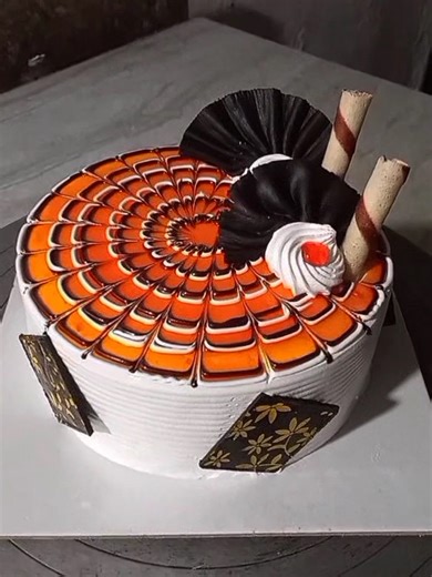 Simple Design Round Shape Cake Tutorial