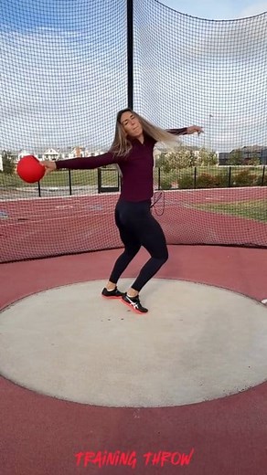 Valarie Allman training throw #athletics #athlete #worldathletics #gym #trackandfield #discusthrow #usa #america #goat #gym #training | Throwers Squad Global