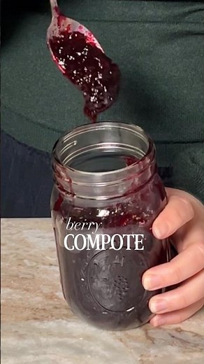 making berry compote! 🫐