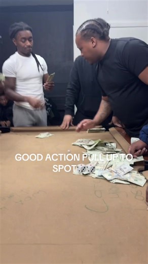 jaystackz2k (@jaystackz2k)’s video of Throwing Dice