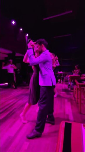 2025-11-02 Tango dancing steps on milonga