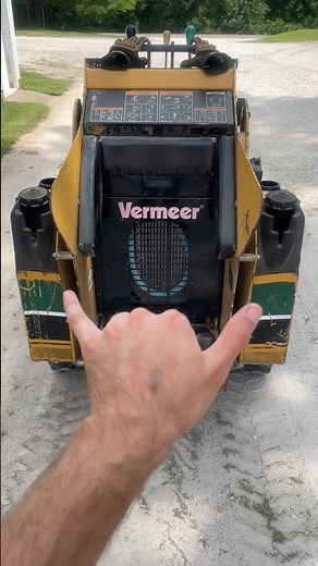 Mini Skid Steer: Fill Both Fuel Tanks? #vermeer