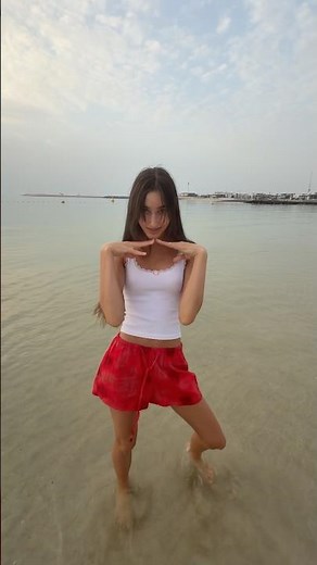 Watch your fingers🤭🤩 #beach я#fitnessmodel #shortsvideo #model #shorts #follow