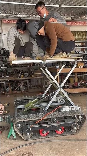 Testing the multipurpose tracked lift platform #fabrication #garage #DIY #weirdcars