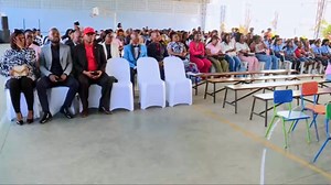 No passado sábado, o CIECC (Instituição de Ensino) prestou homenagem a Sérgio Faife, rosto conhecido da televisão e voz marcante da rádio, reconhecendo o seu contributo singular na comunicação social. A cerimónia enalteceu, em especial, os conteúdos alegres e educativos que definem os seus programas — uma comunicação capaz de informar, formar e alegrar. Ao lado de outros jovens distinguidos pela sua influência positiva, Sérgio viu o seu trabalho celebrado num momento de consenso e apreço público