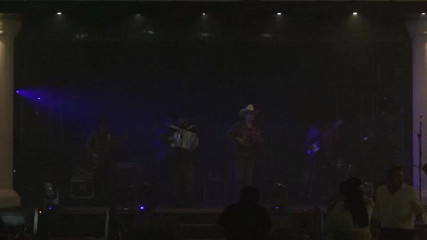 18K views · 1K reactions | Rinconcito en el cielo - Leandro Ríos y Alex Treviño y su Grupo Terrenal  Voy a buscar, un rinconcito en el cielo  ayyy ayayyyyy chiquititaaaa, esperando les guste esta bonita colaboración. #SomosAVMusick | Alex Treviño y su Grupo Terrenal | Facebook