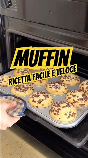Mia figlia prepara i Muffin con gocce di cioccolato 🧁 🍫 ricetta facile e veloce!