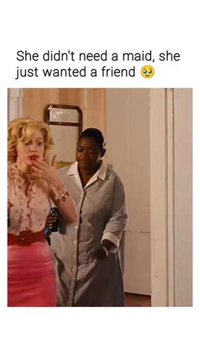 stream & scenes on Instagram: "🎬 The Help (2011) A historical drama set in 1960s Mississippi, centered on Skeeter, an aspiring journalist who decides to write a book from the perspective of Black maids working for white families. As she collaborates with Aibileen and Minny, their stories expose racism, inequality, and the courage it takes to speak out. The film blends emotional storytelling with themes of friendship, dignity, and social change. 📺 Watch on: Disney+ / Prime Video / Digital Platf