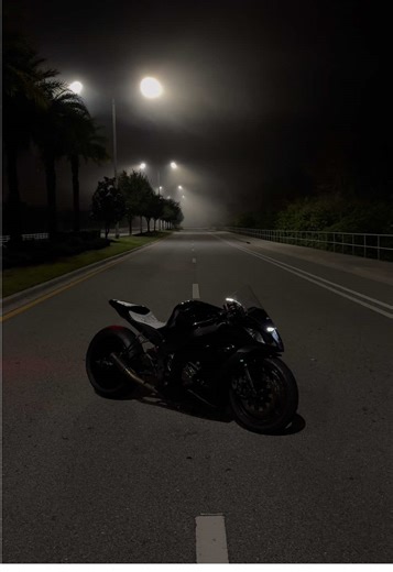 Kawasaki ZX10R: Experience Ultimate Power on Two Wheels