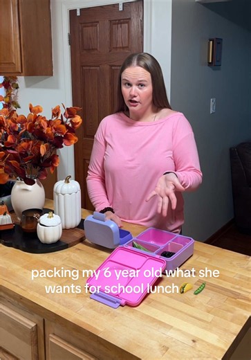 lunch just the way she likes it🌮🫛 #kidlunch #packinglunch #schoollunch #lunchformykids #lunchbox