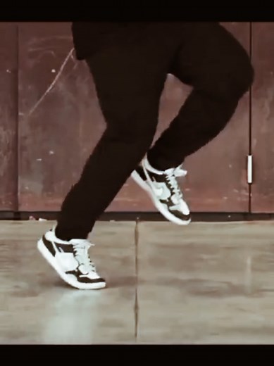 Zohra Jabeen Song Footwork Dance#fyp #trending #trendingvideo #foryou #foryoupage #dance #footwork