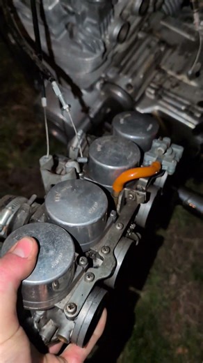 Honda 650 1982 carburetor yoink.