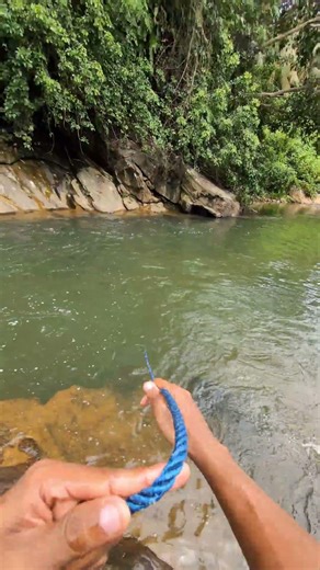 Unbelievable Moment While Magnet Fishing! 😳🧲#magnetfishing#emagnetism #magnet #viralvideos
