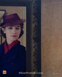 She's returned! ☂️ #MaryPoppinsReturns | Walt Disney Studios