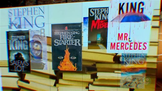 Están las películas turbias… y está Apt Pupil, basada en una novela de Stephen King. La historia de un adolescente que extorciona a un jerarca nazi ya de por sí parece oscura… Pero terminó siendo lo menos perturbador: la producción quedó ensombrecida por una secuencia tan polémica que puso en jaque a todo un estudio. Y eso, sin contar las denuncias, rumores, encubrimientos, una estrella adolescente con un destino trágico y un director que pasó de la gloria a la cancelación total. Vayan dejando s