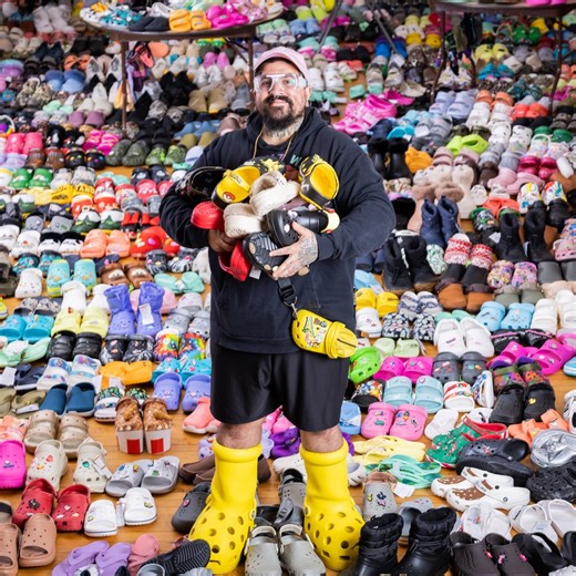 Doogie Sandtiger (USA) has the largest collection of Crocs shoes in the world - as featured in the new #GWR2026 book | Guinness World Records