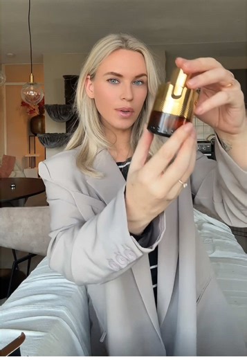 #ad veel geurtjes ruik ik na een paar uurtjes niet meer, maar deze bleef de hele dag hangen ❤️ #azzarolorealistarbnlabsolu #fragrance #lorealistarbenelux #Azzaro @Azzaro Parfums