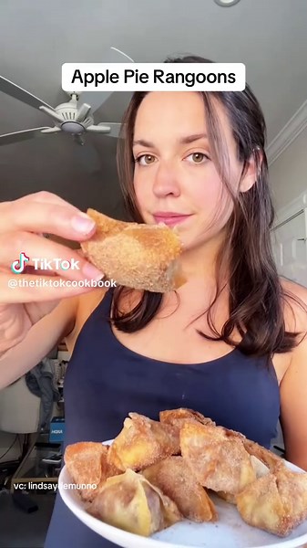 Delicious Apple Pie Rangoons Recipe