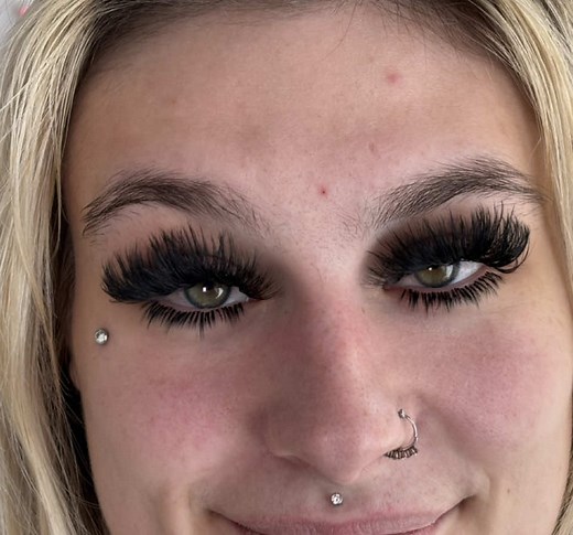 The lash REVEAL 😍 what do we think of these bottom lashes!? #reveal #lashes #fyp #explore #spokanewa