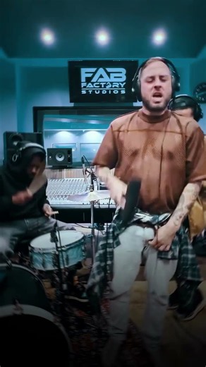 In a ‪@TateMcRae‬ mood, tbh this chorus could be a huge rock song 😵🤘 ‪@theaudacityofficial‬