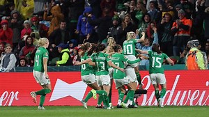 Ireland's Katie McCabe scores goal vs. Canada in 4' | 2023 FIFA Women's World Cup