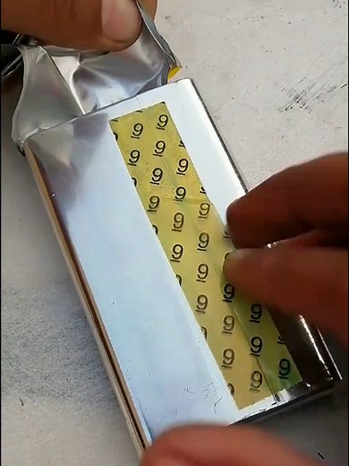 Safe Ways to Handle Swollen Batteries