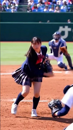 大谷翔平効果で野球女子ブームとなりピッチング練習して高松商業高校野球の始球式で速球ストライクを投げる美人が増える世界線 #baseball #女子野球 #大谷翔平 #高松商業 #美人