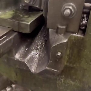 14K views · 188 reactions | Have you ever seen thread rolling before? Thread rolling is a metal forging process that forms threads into the mirror image of a roller die. It does not remove any metal from the workpiece. Instead, thread rolling uses hardened steel dies to displace and mold ductile metals. Source https://t.co/NET8mw5fia #metallurgy #metallurgicalengineering #materialsscience #mechanicalengineering #materialsengineering #rolling | Metallurgical engineering | Facebook