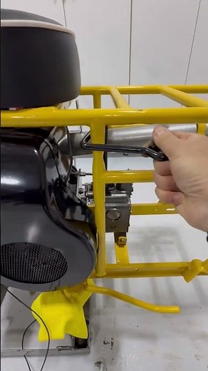 1965 Cushman Trailster Restoration - Shifting The 2-speed #vintage #motorcycle #restoration #shift