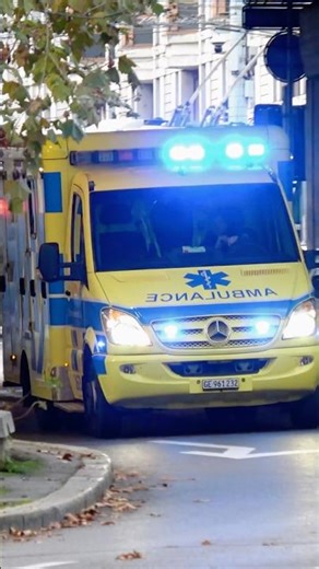 🚨 Geneva Emergency Ambulance | Lights Flashing, Siren Blasting