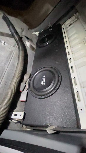 Cajita Sellada para Subwoofers en Hilux