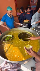 243K views · 21K reactions | Lahore ki sardi me weekend pe to nashta bas ye mil jaye  . Location Mujjadi Khoye Wala Chanay, Service Road, Harbanspura, Lahore. . There isn’t proper car parking, but you can still find a spot to park. They also have a family hall, and it’s decent, not fancy. . . . . . . #akheer #lahore #reelsinstagram #reelitfeelit | Noor Khalid | Facebook